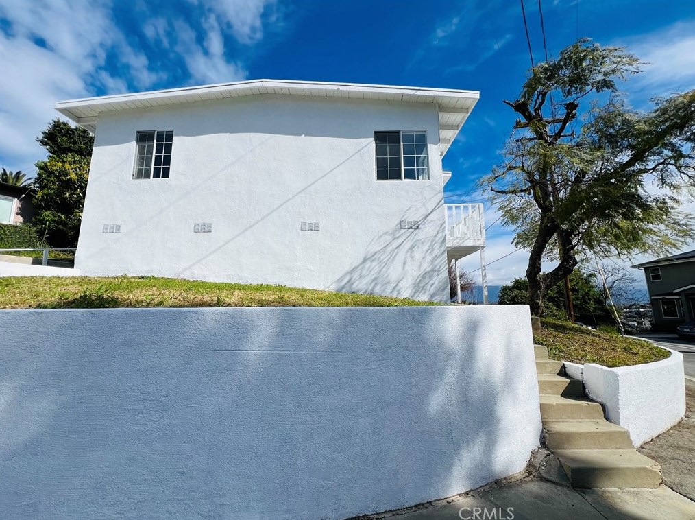3941 Dwiggins St, Los Angeles, CA 90063-1715