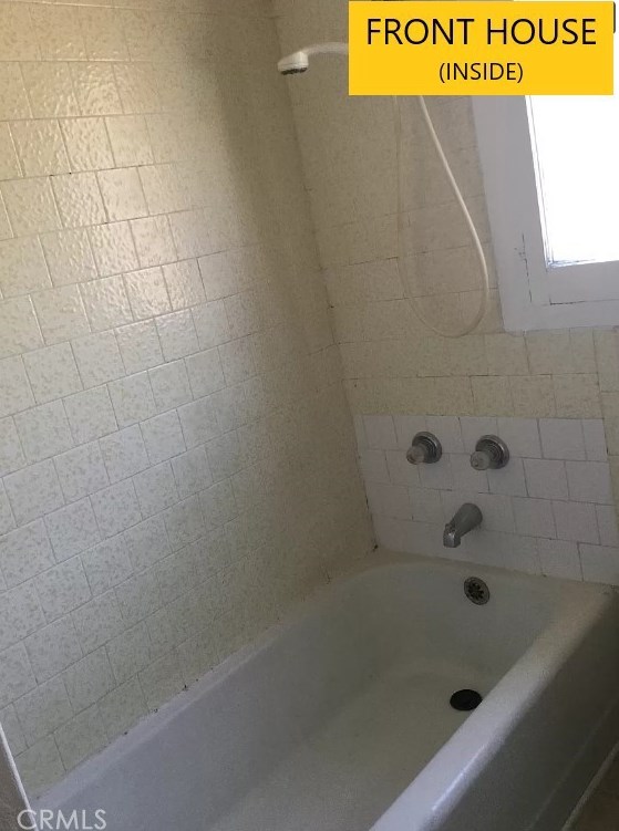 2111 Oregon St, Bakersfield CA  93305-5011 exterior