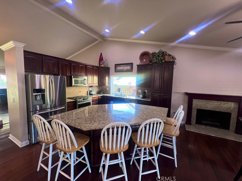 9867 Banyan St, Rancho Cucamonga, CA 91737-2927