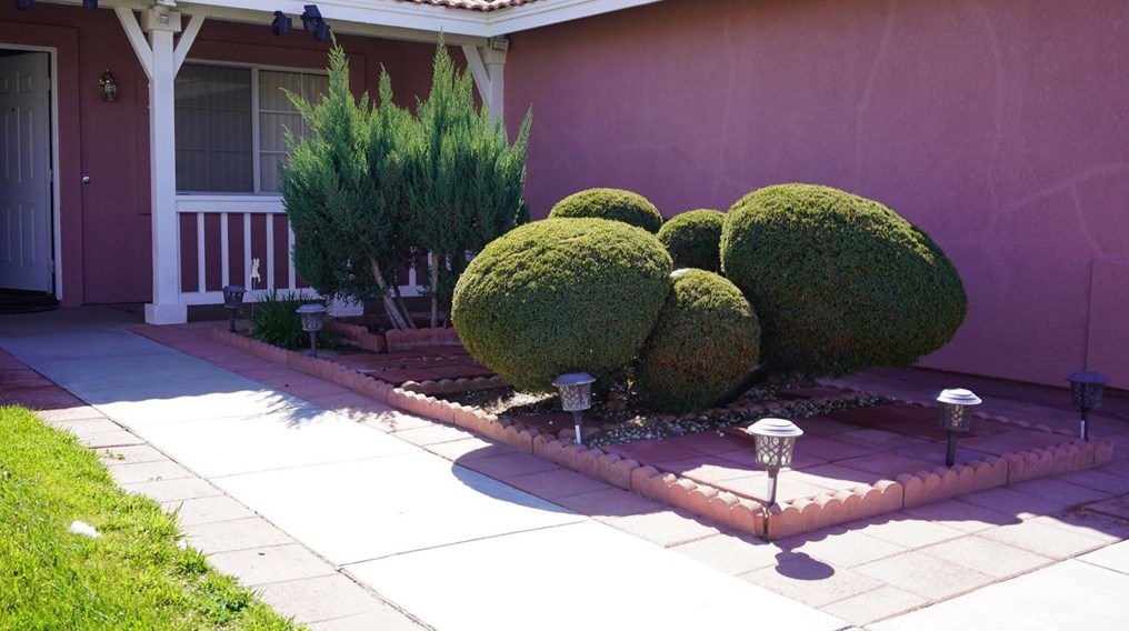 15603 Desert Springs Dr, Victorville, CA 92394-5574
