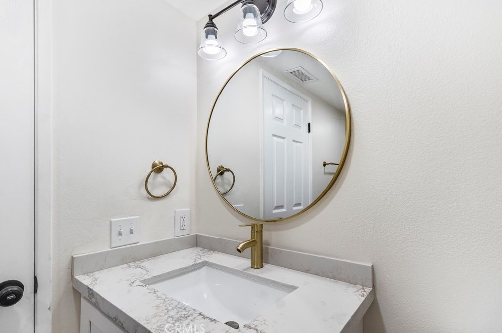 1070 Road Runner Rd, Anaheim CA  92807-4519 exterior