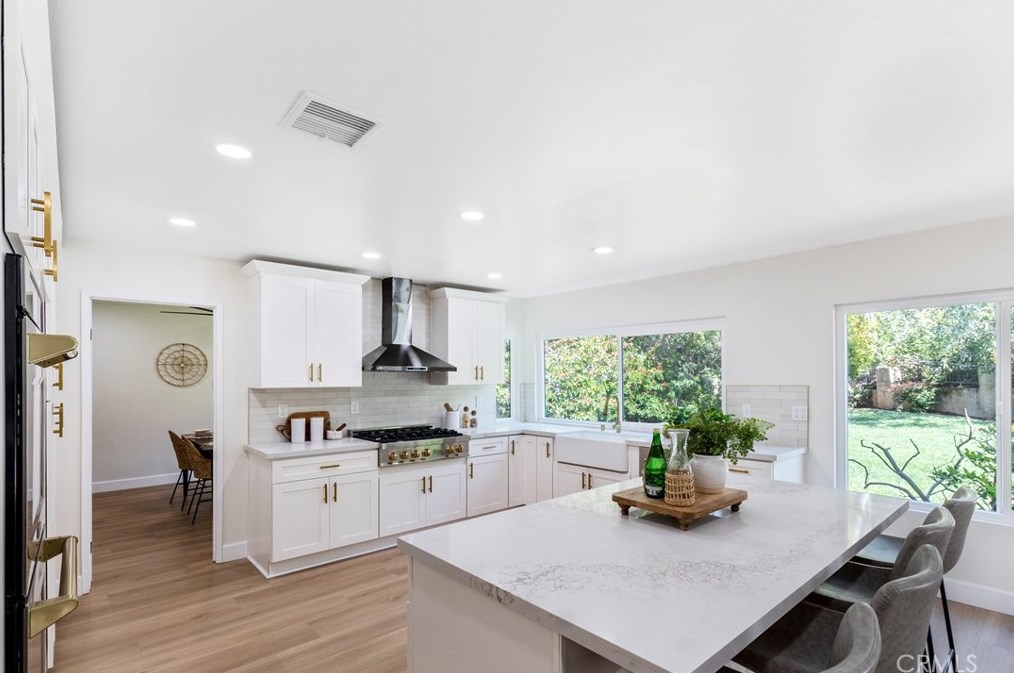 1070 Road Runner Rd, Anaheim CA  92807-4519 exterior