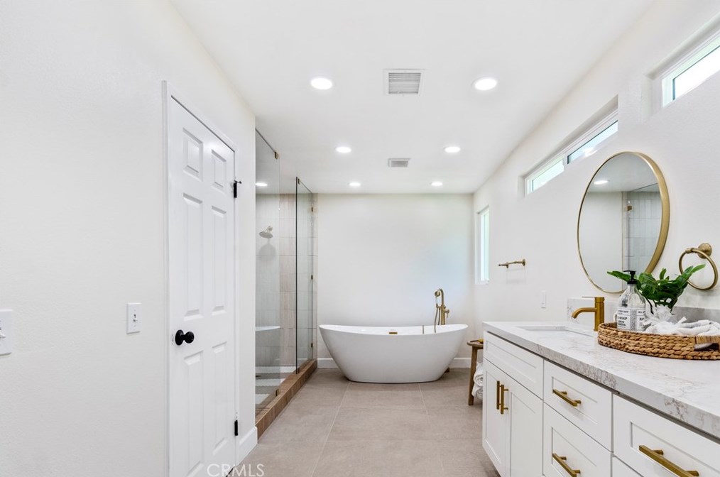 1070 Road Runner Rd, Anaheim CA  92807-4519 exterior