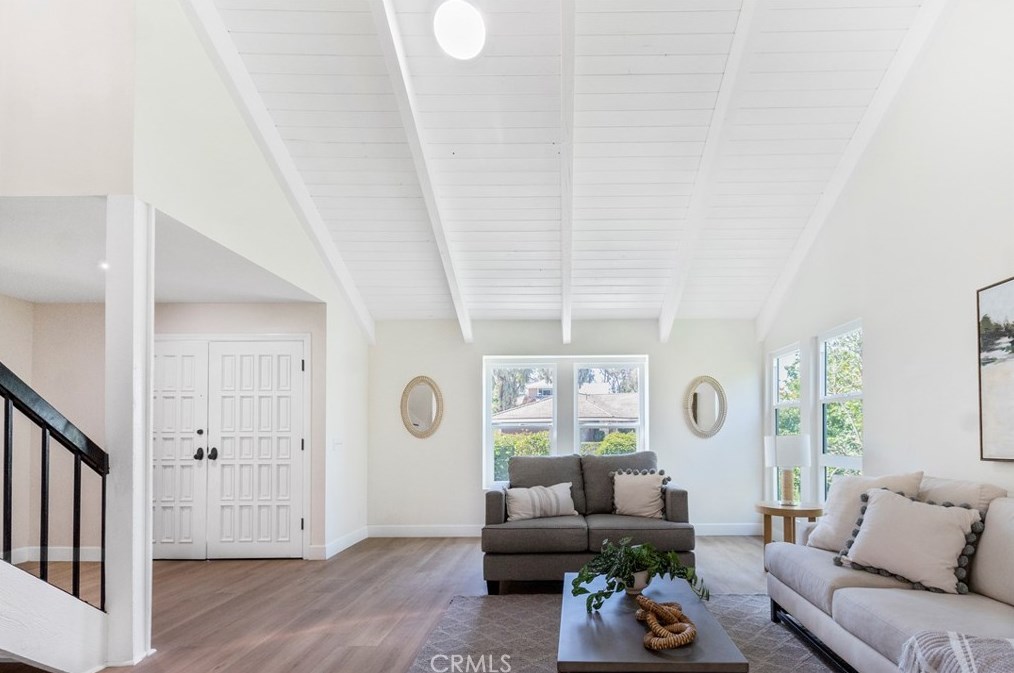 1070 Road Runner Rd, Anaheim CA  92807-4519 exterior