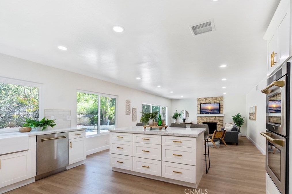 1070 Road Runner Rd, Anaheim CA  92807-4519 exterior