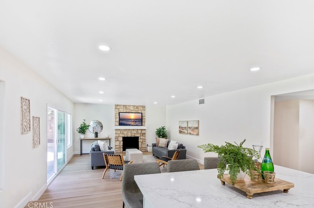 1070 Road Runner Rd, Anaheim CA  92807-4519 exterior