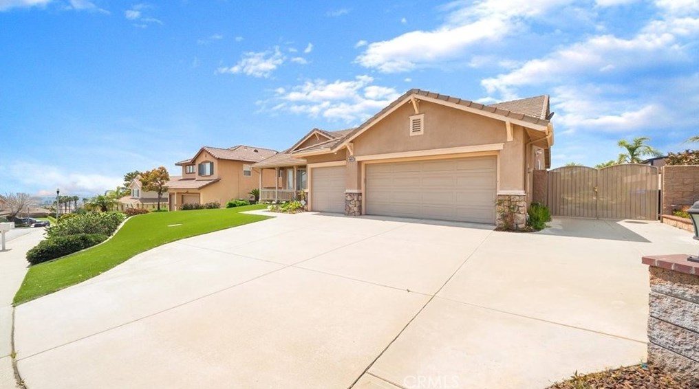 4866 Montreal Dr, Fontana, CA 92336