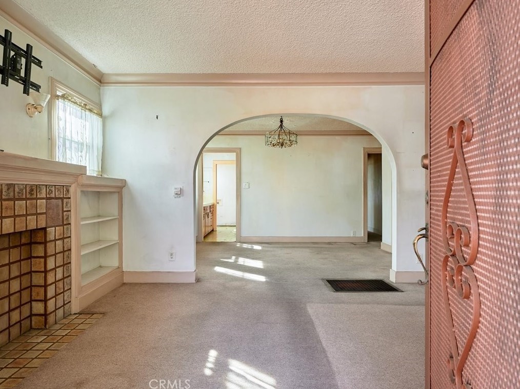 2045 Palm Grove Ave, Los Angeles CA  90016-2319 exterior