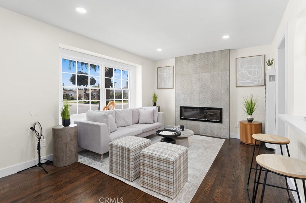 4703 Ashworth St, Lakewood CA  90712-1219 exterior