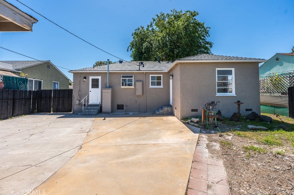 4703 Ashworth St, Lakewood CA  90712-1219 exterior