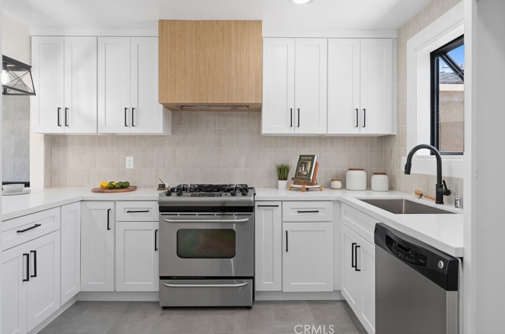 4703 Ashworth St, Lakewood CA  90712-1219 exterior