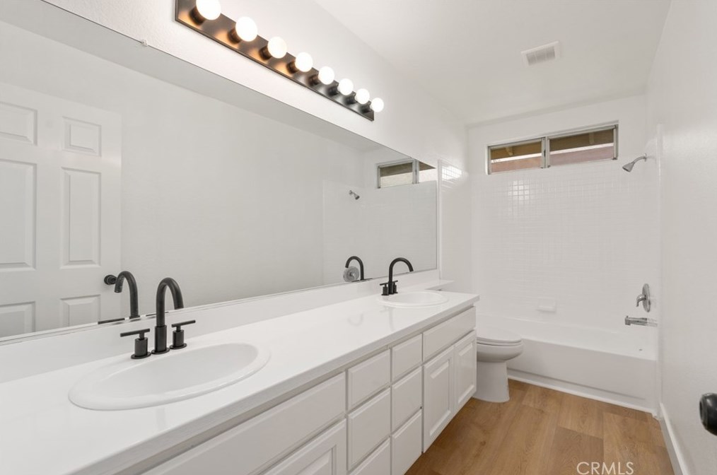 16351 Murphy Rd, La Mirada CA  90638-6215 exterior
