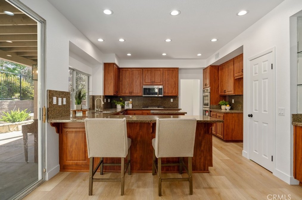 16351 Murphy Rd, La Mirada CA  90638-6215 exterior
