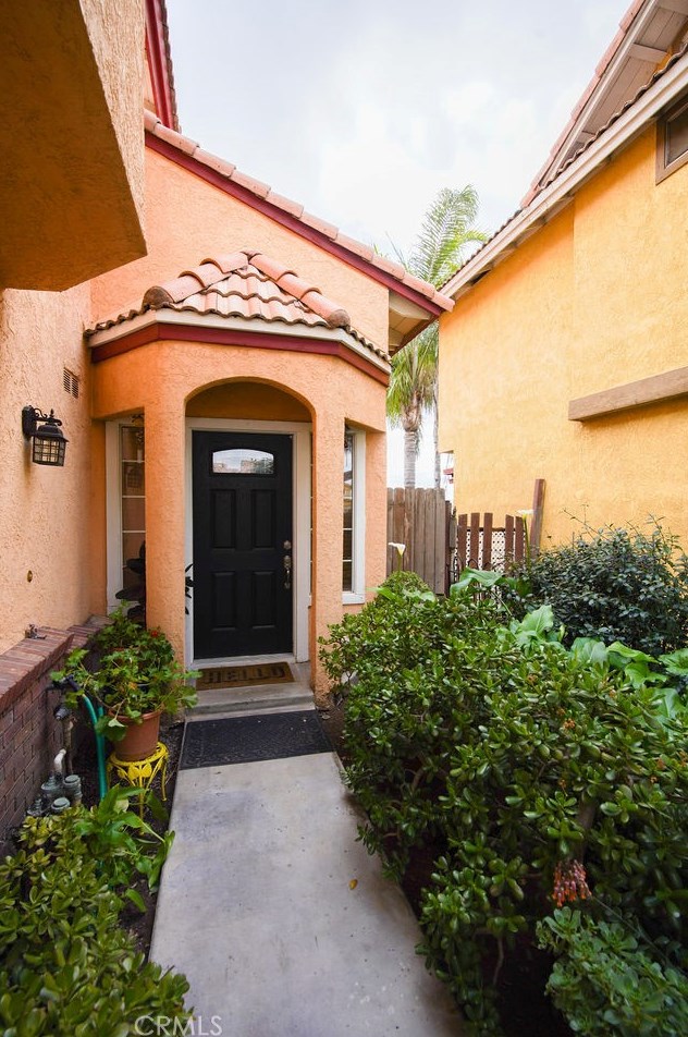 832 Illinois Ave, Colton, CA 92324