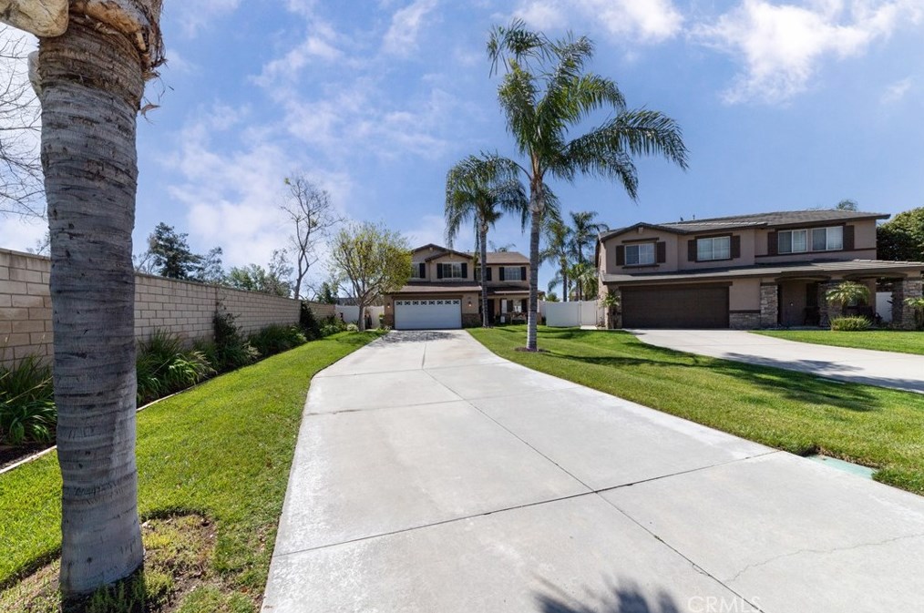 14395 Quail Ct, Fontana CA  92336-3625 exterior