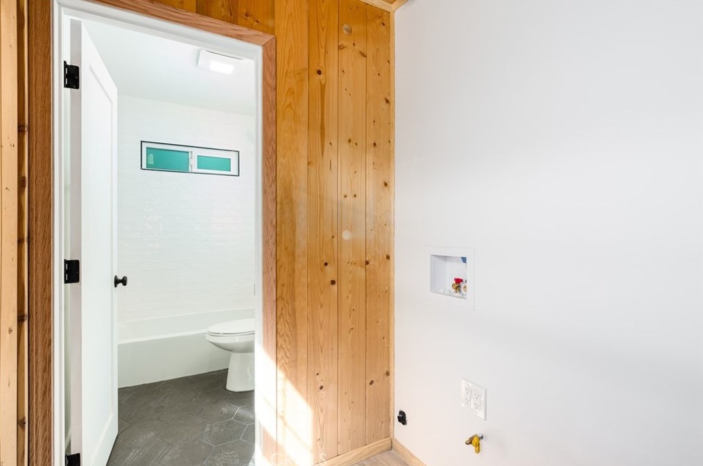 917 Cypress Ln, Big Bear City CA  92314-8818 exterior