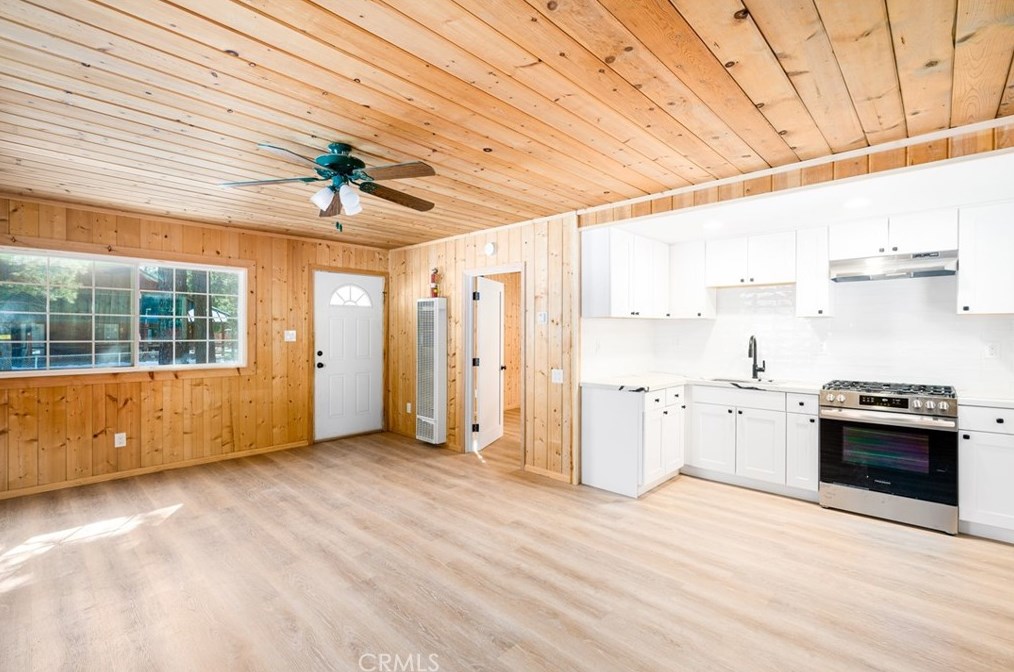 917 Cypress Ln, Big Bear City CA  92314-9006 exterior