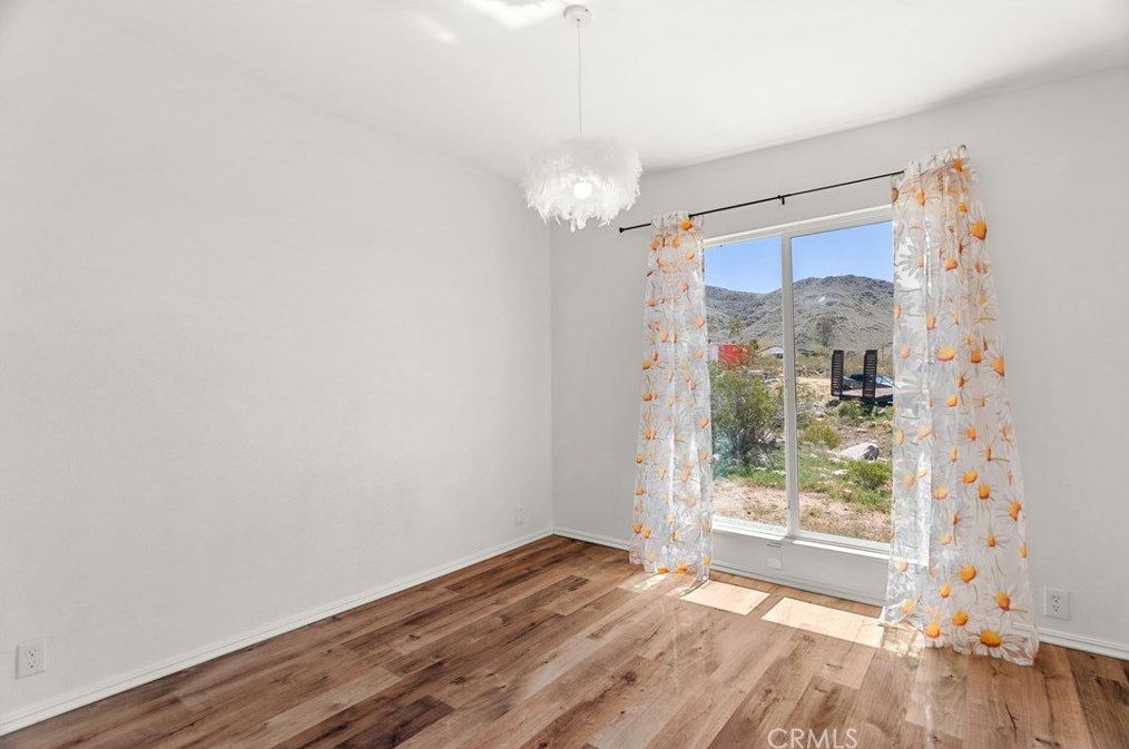 15223 Byron Dr, Apple Valley CA  92307-3898 exterior