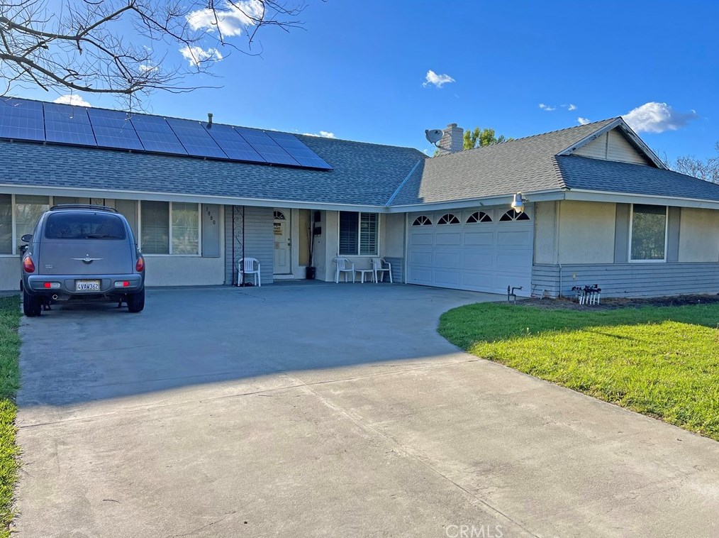1880 N Sycamore Ave, Rialto, CA 92376