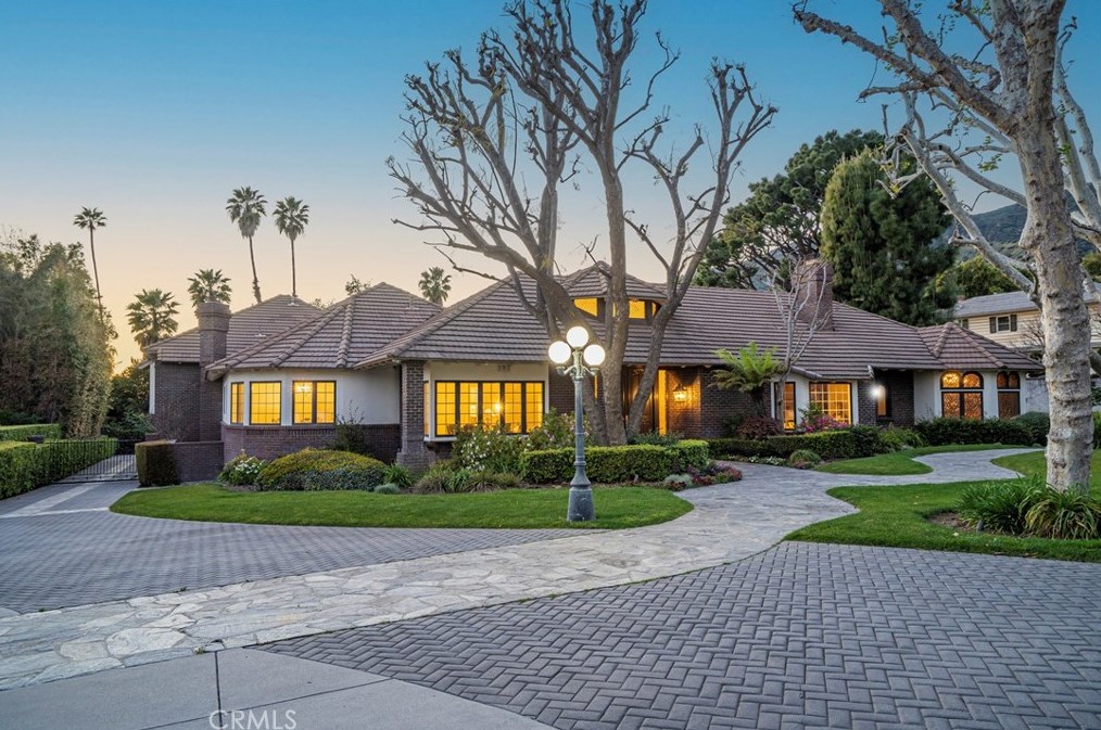 735 Banna Ave, Glendora, CA 91741-2161