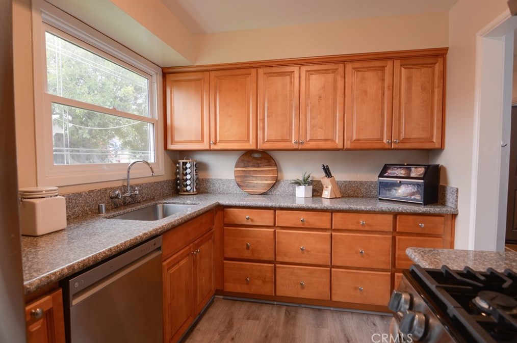 2948 Eton Pl, Pomona CA  91767-1735 exterior