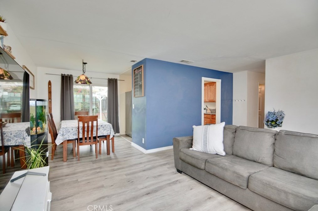 2948 Eton Pl, Pomona CA  91767-1735 exterior