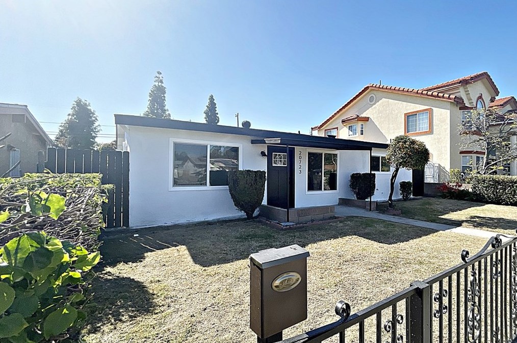 20723 Norwalk Blvd, Lakewood, CA 90715