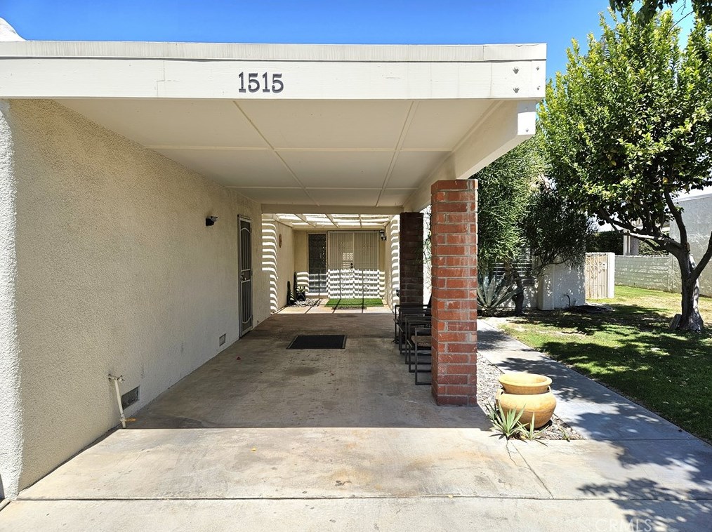 1515 Spyglass Plz, Palm Springs, CA 92264-3830
