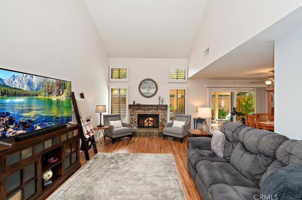 1954 Driftstone Dr, Glendora, CA 91740-5378