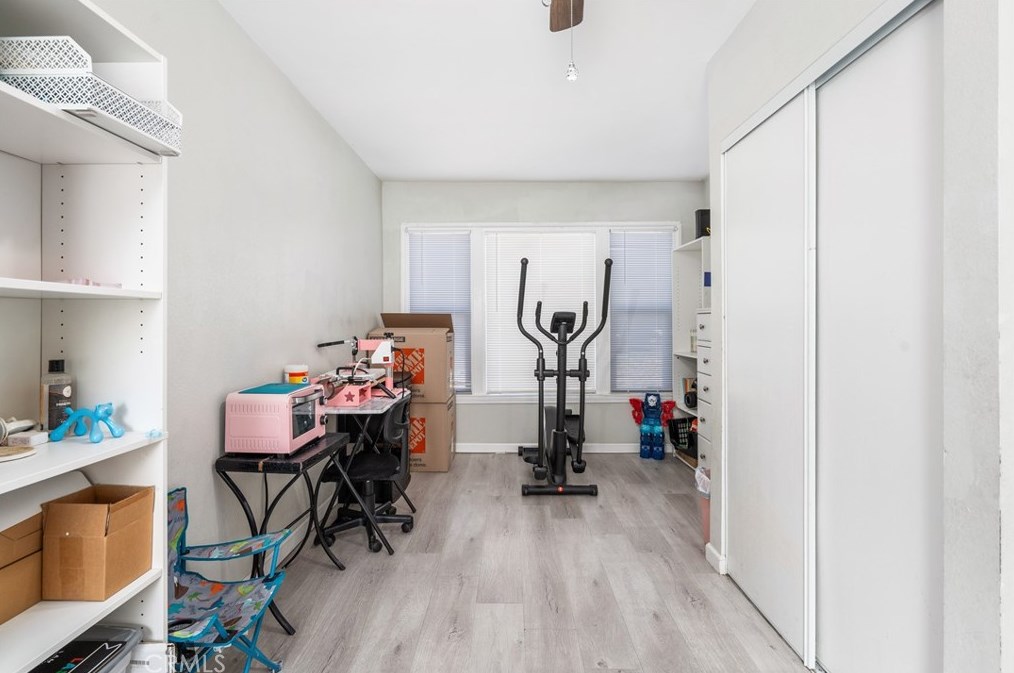 511 Willow Ave, Rialto CA  92376-4921 exterior