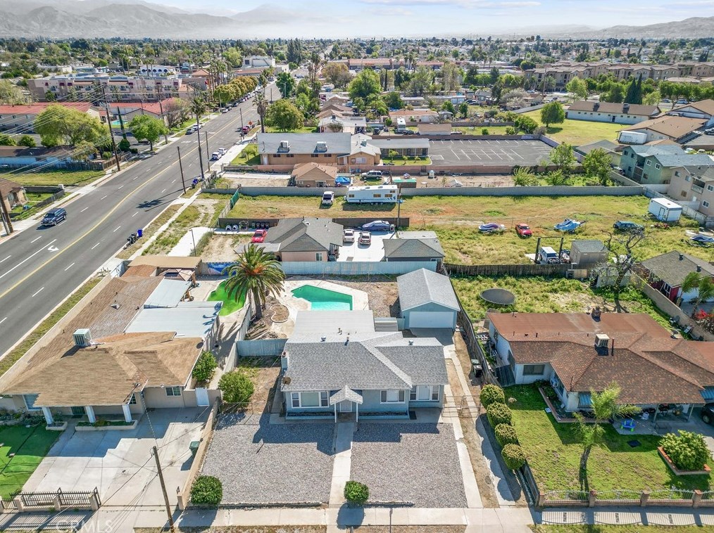 511 S Willow Ave, Rialto, CA 92376