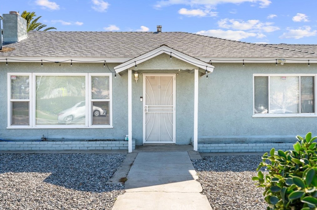 511 Willow Ave, Rialto CA  92376-4921 exterior