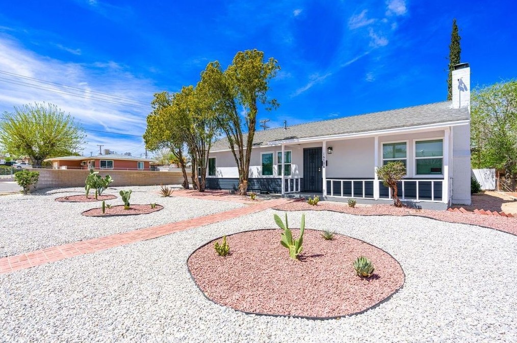 16706 Joshua St, Victorville, CA 92395-3930