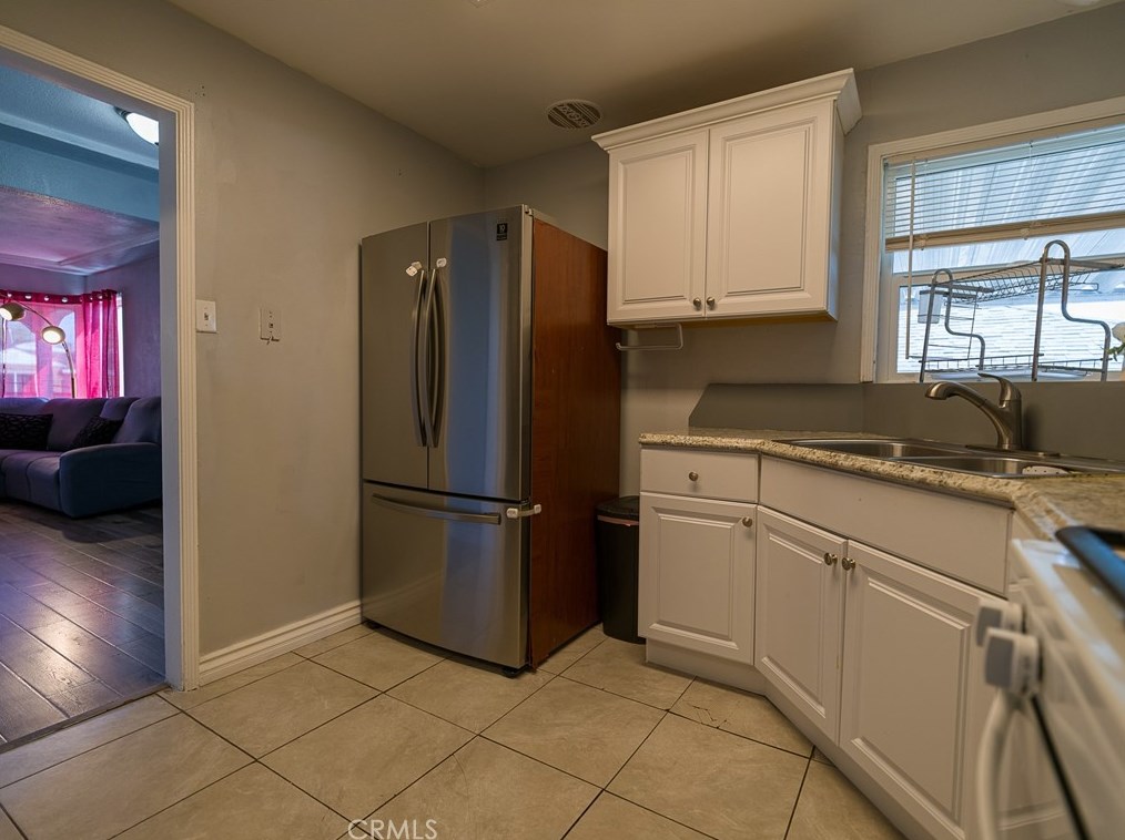 16781 Tracy St, Victorville CA  92395-3807 exterior