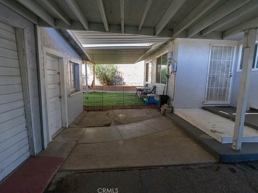 16781 Tracy St, Victorville CA  92395-3807 exterior