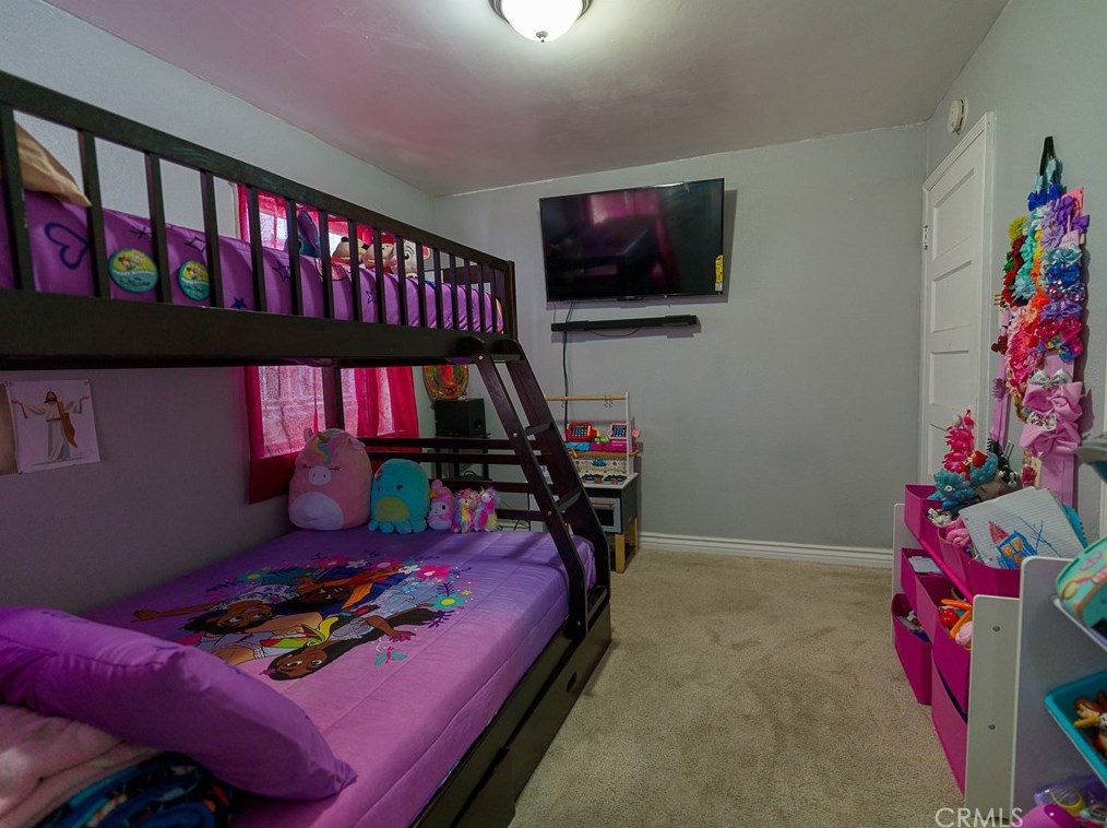 16781 Tracy St, Victorville CA  92395-3807 exterior