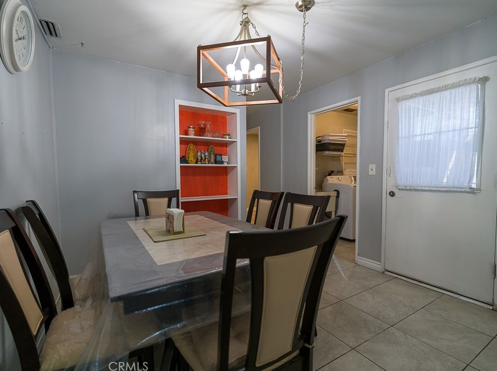 16781 Tracy St, Victorville CA  92395-3807 exterior