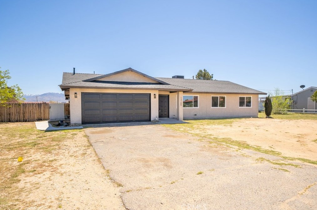 13789 Lakota Rd, Apple Valley, CA 92307