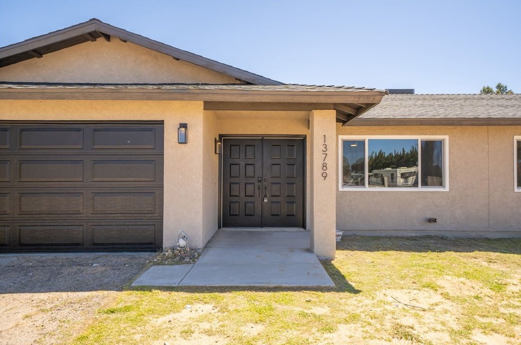 13789 Lakota Rd, Apple Valley CA  92307-5805 exterior