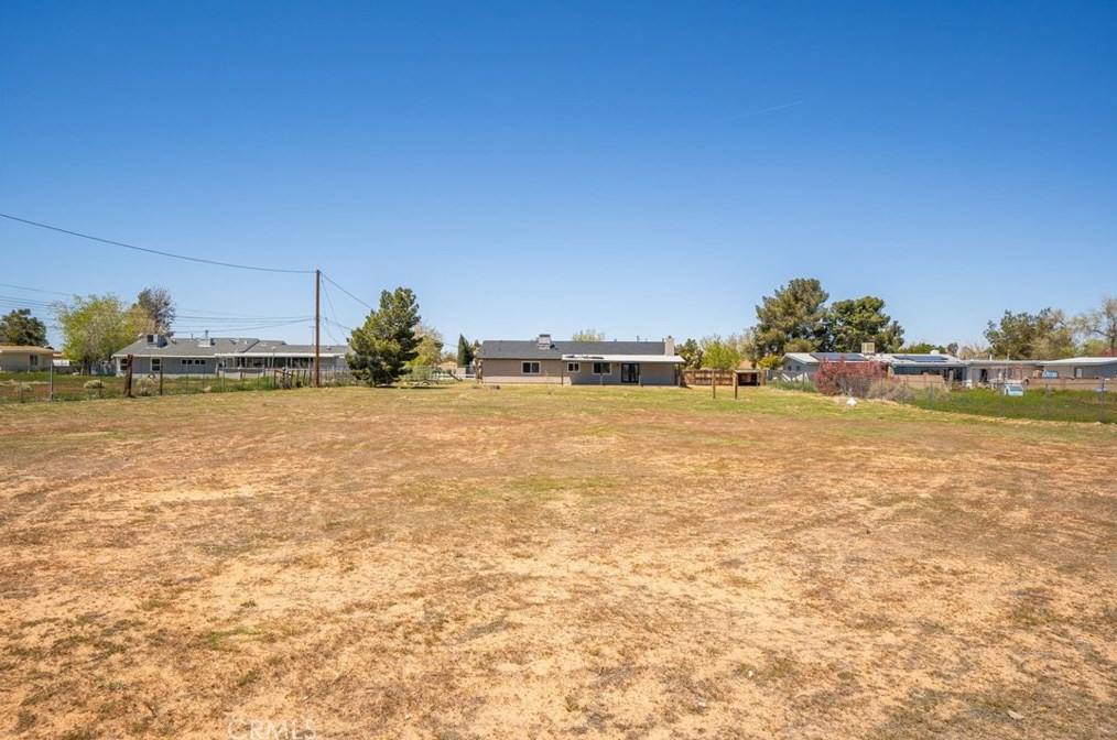 13789 Lakota Rd, Apple Valley CA  92307-5805 exterior