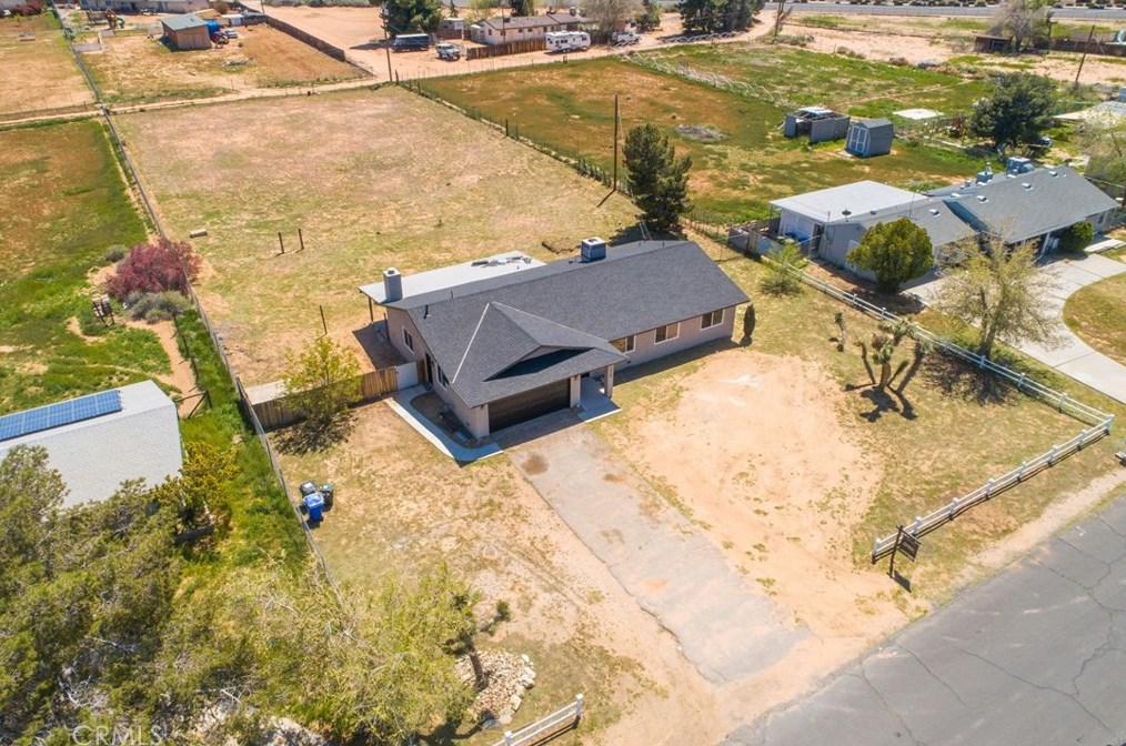 13789 Lakota Rd, Apple Valley CA  92307-5805 exterior