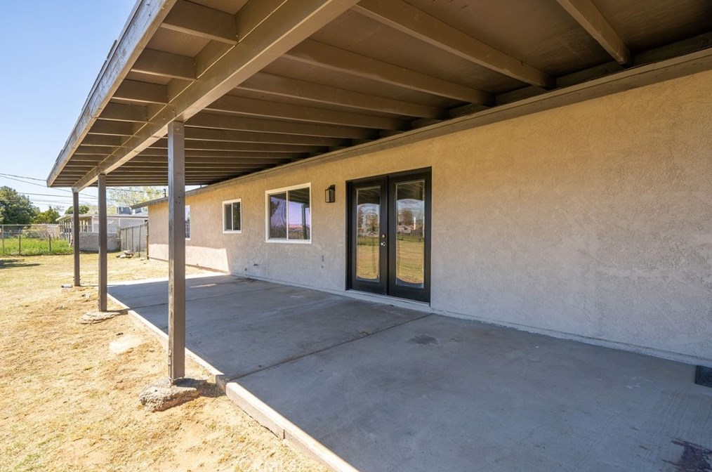 13789 Lakota Rd, Apple Valley CA  92307-5805 exterior