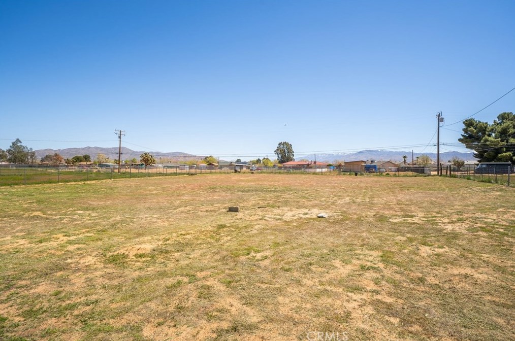 13789 Lakota Rd, Apple Valley CA  92307-5805 exterior