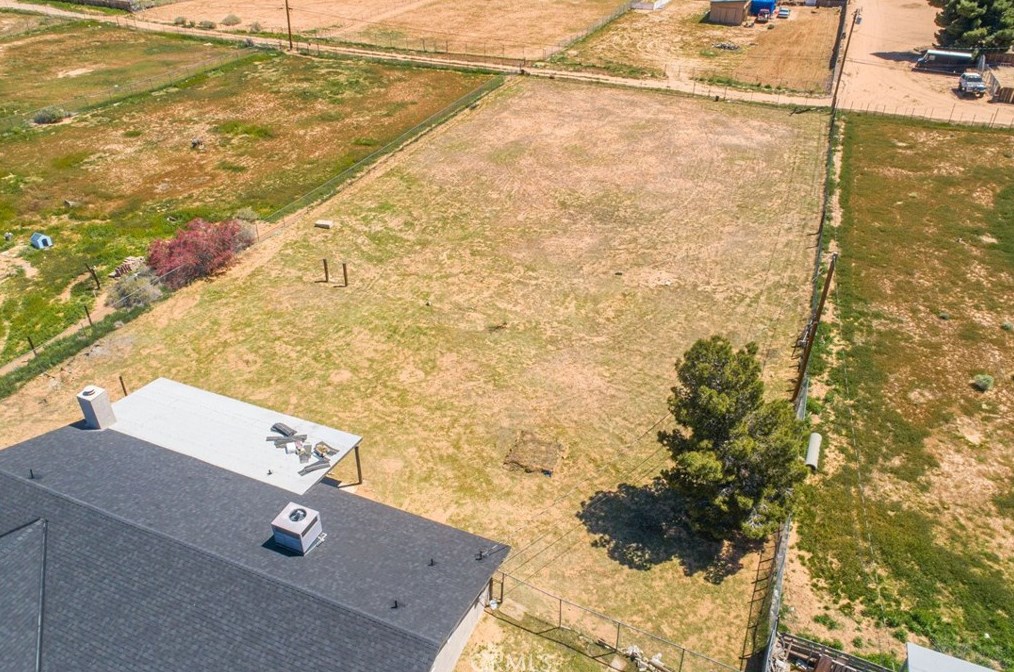 13789 Lakota Rd, Apple Valley CA  92307-5805 exterior