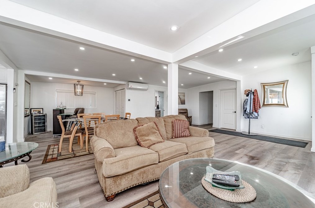 1807 Seigneur Ave, Los Angeles CA  90032-4024 exterior