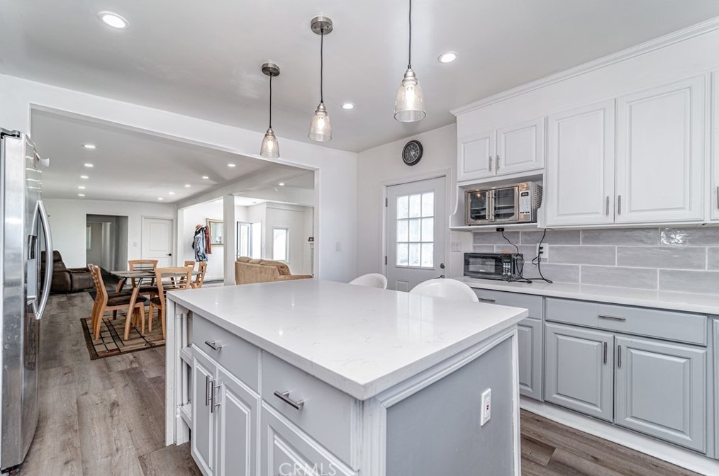 1807 Seigneur Ave, Los Angeles CA  90032-4024 exterior