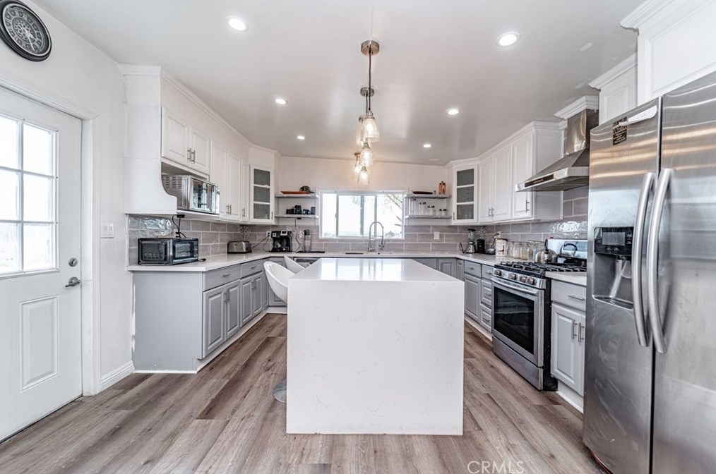 1807 Seigneur Ave, Los Angeles CA  90032-4024 exterior