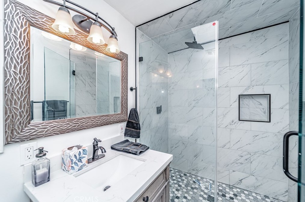 1807 Seigneur Ave, Los Angeles CA  90032-4024 exterior