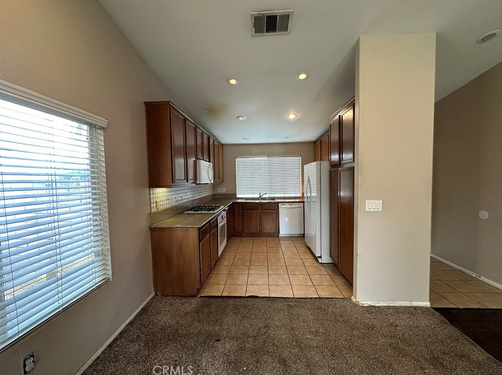 810 Aria Rd, Hemet CA  92543-4372 exterior