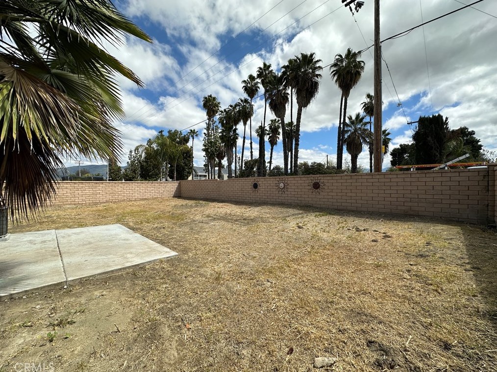 810 Aria Rd, Hemet CA  92543-4372 exterior